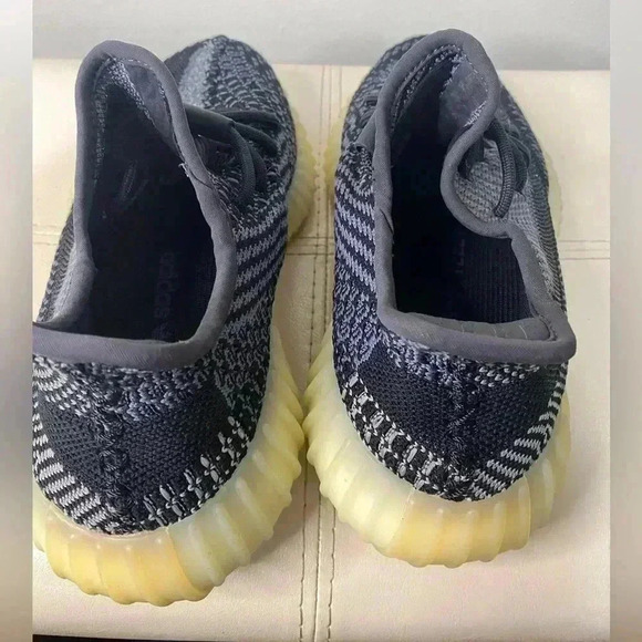 Yeezy Black and Gray Men's Shoes - Picture 10 of 12